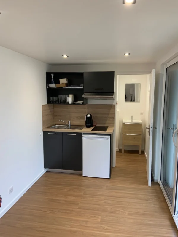 Studio in een container van 20 voet, 13 m²