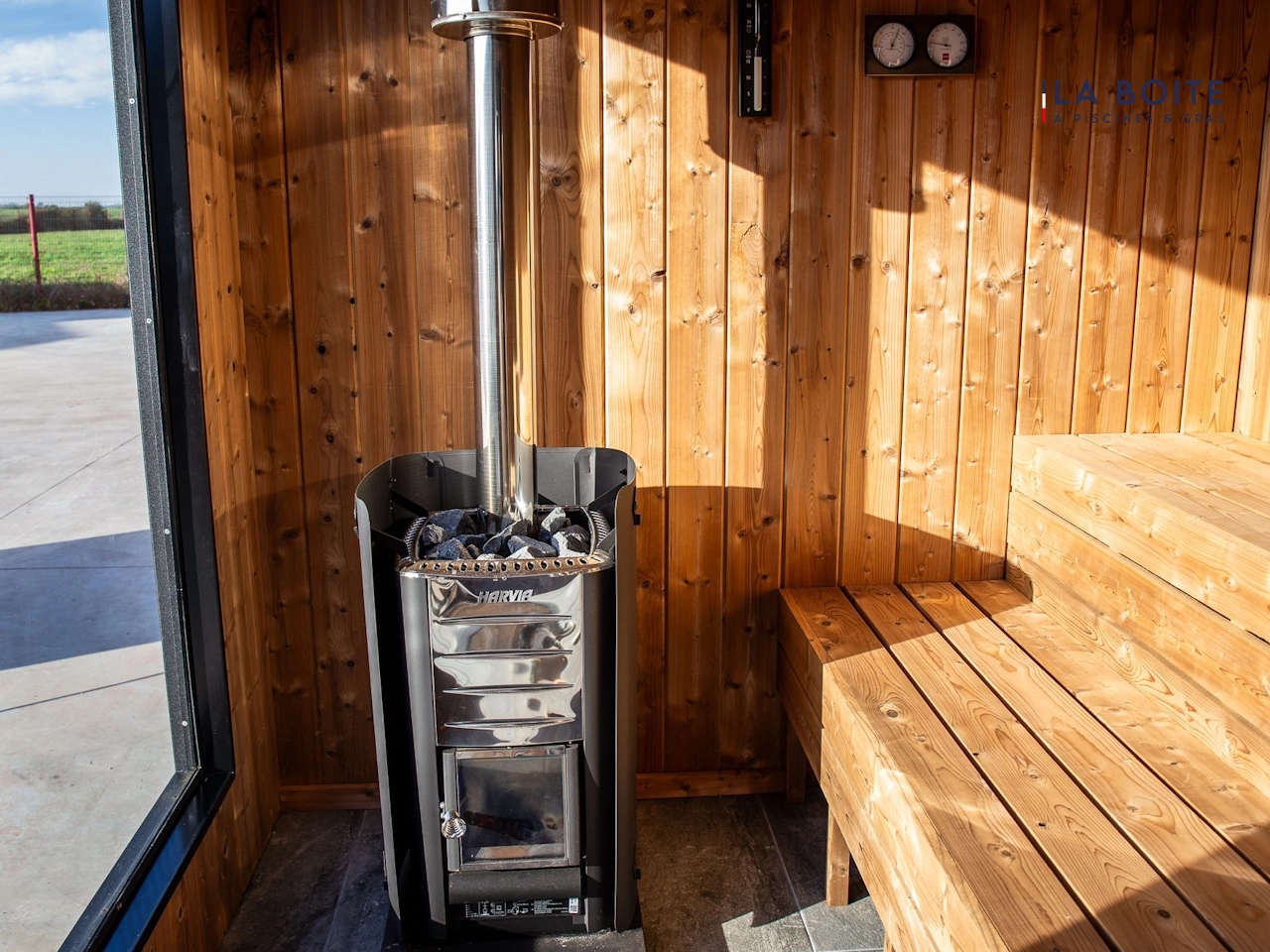 Container ingericht als spa van 15 m² voor 4 tot 6 personen