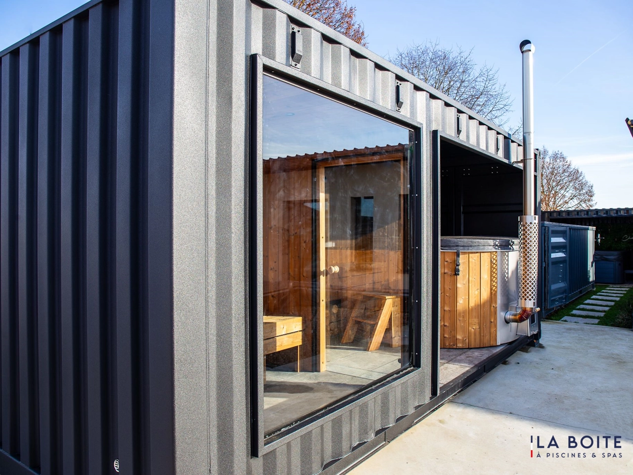 Container ingericht als spa van 15 m² voor 4 tot 6 personen - Afbeelding 2